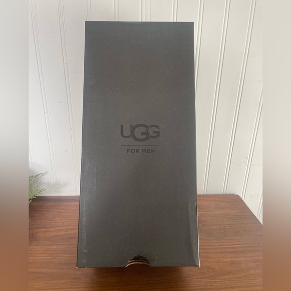 NWT Men’s Ugg Scuff Slippers - Picture 10 of 13